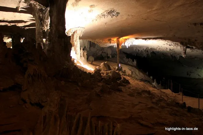 Die Tropfsteinhöhle in Kong Lor