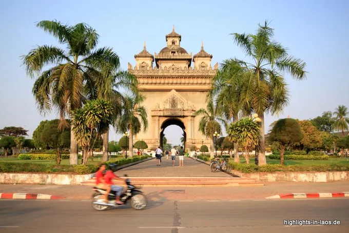 Patuxai, der Triumphbogen von Vientiane