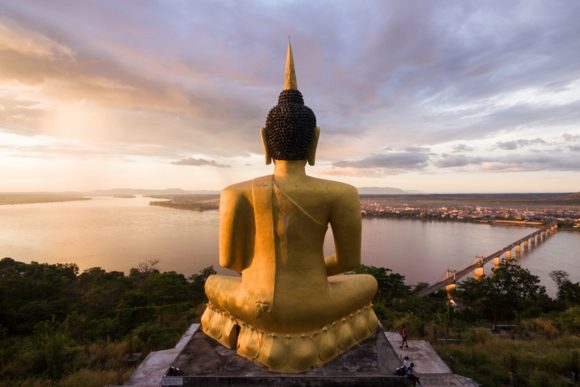 Goldener Buddha in Pakse