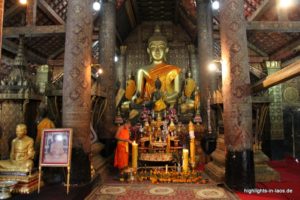 Buddha im Tempel in Laos