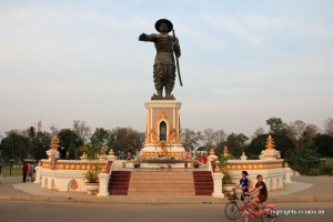 Statue von König Anouvong 